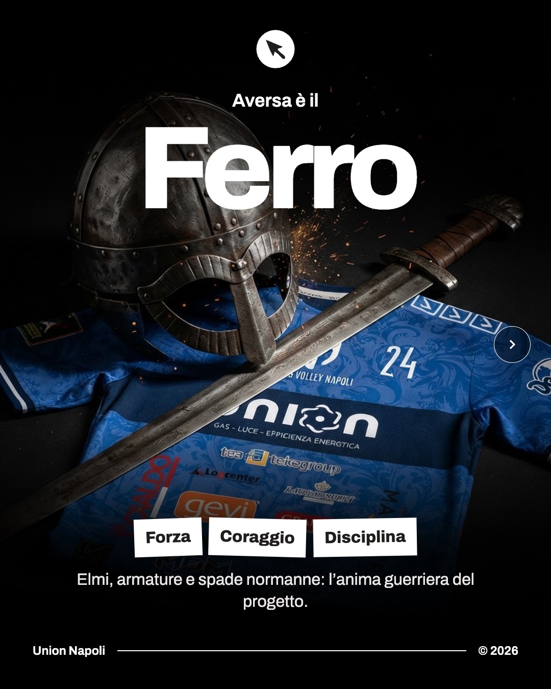 Maglia Union Napoli blu con elmo normanno e spada, scintille di ferro sullo sfondo nero